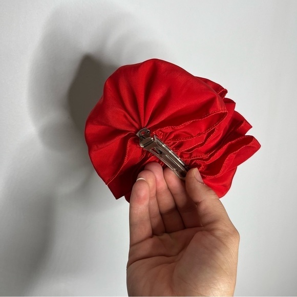 Vintage Ruffle Red Spring Hair Clip 80’s 90’s - Picture 2 of 5